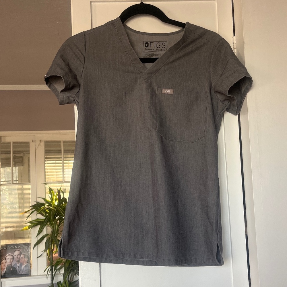 Figs Scrub top